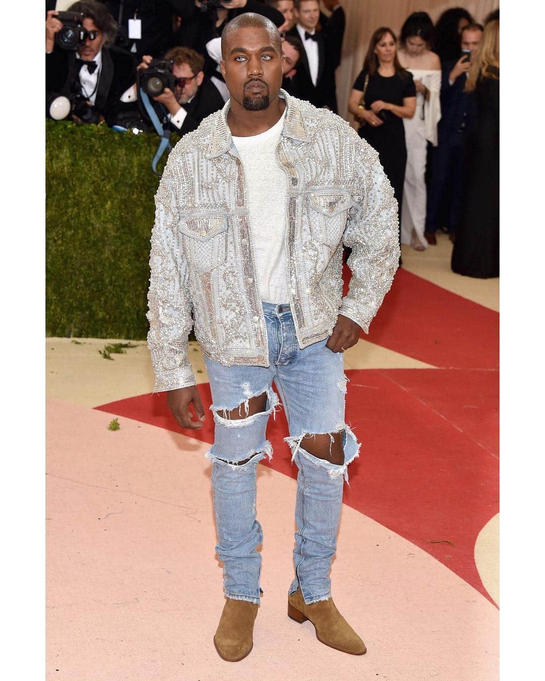 GQさんのインスタグラム写真 - (GQInstagram)「Kanye West's @Balmain denim jacket from the 2016 #MetGala is the most labor-intensive and, probably, expensive one ever made. Peep the Met Gala's most memorable menswear moments at the link in bio.」5月4日 4時57分 - gq