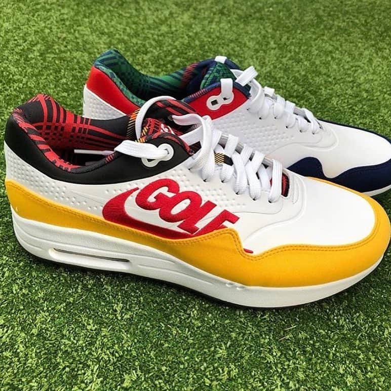 Sneaker Newsさんのインスタグラム写真 - (Sneaker NewsInstagram)「@crooksncastles reveals their upcoming Nike Air Max 1 Golf shoe collaboration, set to drop in August. If you know, you know. For additional details, tap the link in our bio.」5月4日 5時01分 - sneakernews