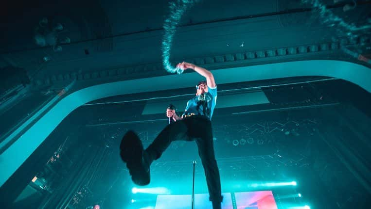 ジョニー・オーランドさんのインスタグラム写真 - (ジョニー・オーランドInstagram)「TORONTO🇨🇦 my biggest headline show yet. your energy last night was insane. thank you for the hometown love & for turning up w me. i’ll remember this night forever🖤 #teenagefevertour」5月4日 5時19分 - johnnyorlando