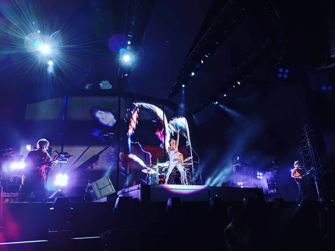 ONE OK ROCKさんのインスタグラム写真 - (ONE OK ROCKInstagram)「JAKARTA! #dividetour」5月4日 5時59分 - oneokrockofficial