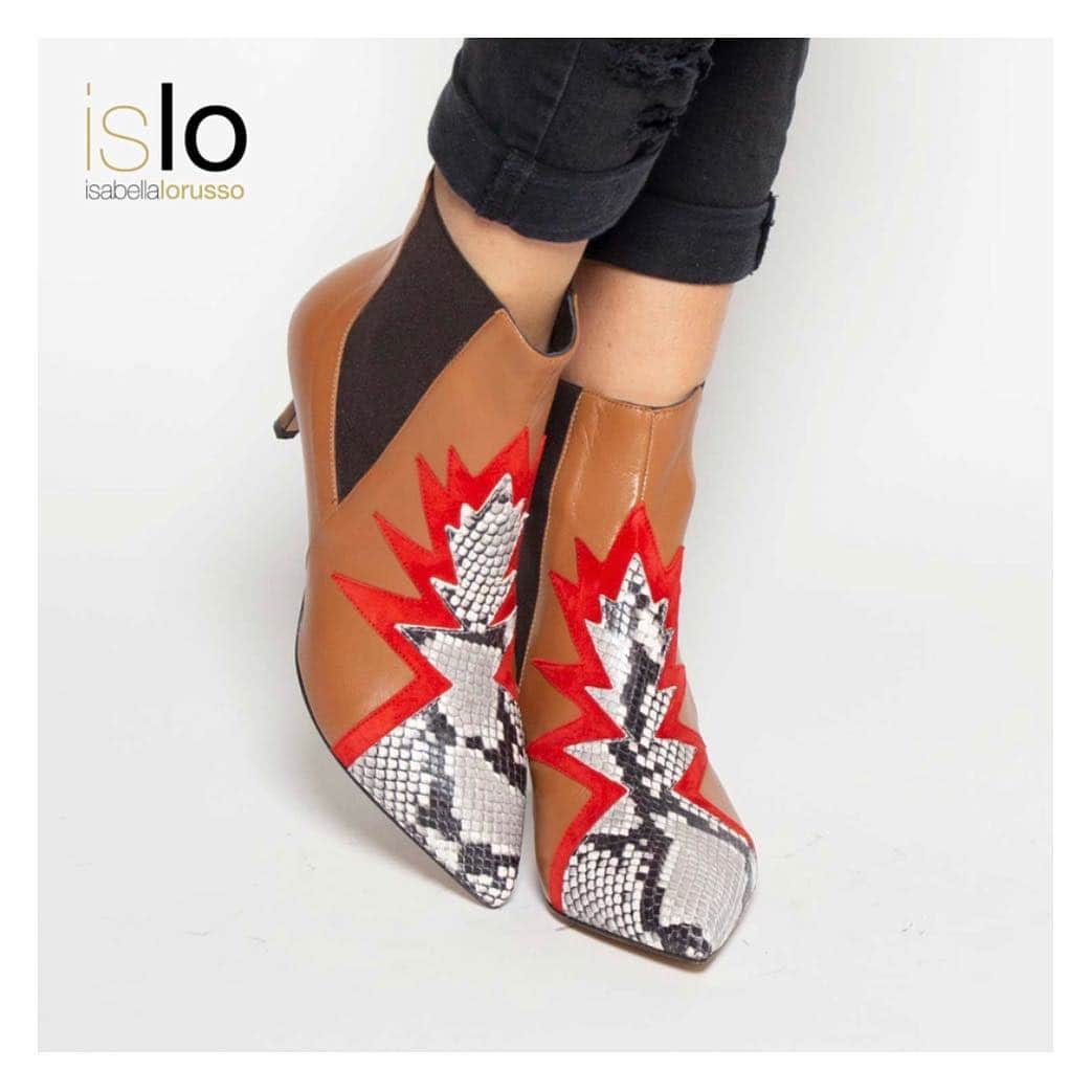 イズロさんのインスタグラム写真 - (イズロInstagram)「#islo #isloisabellalorusso #isloshoes #shoes #boots #isloboots #leather #cuoio #intarsio #pitone #printedleather #heels #tacchi #fashion #style #glam #inlove #shoesaddict #shoppingonline #shoponline #maibanale #madeinitaly #staytuned」5月4日 6時04分 - islo_isabellalorusso