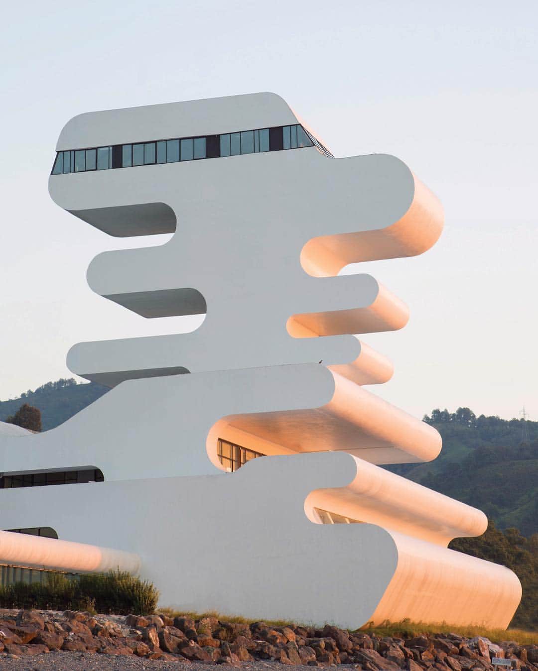 TED Talksのインスタグラム：「This is the Sarpi Border Checkpoint in Sarpi, Georgia. It was designed by J. Mayer H. Architects, and it is the customs checkpoint at the Georgian border to Turkey. The stunningly unique zig-zag design is meant to inspire anyone who enters the country. Architect Marc Kushner profiled this groundbreaking building and many others in his #TEDBook, The Future of Architecture in 100 Buildings.” For more, check out his book at go.ted.com/futureofarchitecture  Photo credit Marcus Buck」