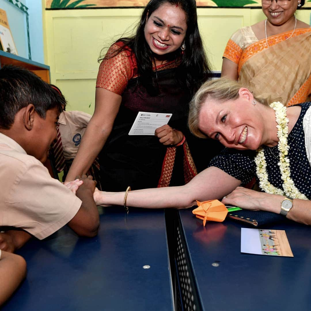 ロイヤル・ファミリーさんのインスタグラム写真 - (ロイヤル・ファミリーInstagram)「Today, The Countess of Wessex visited Sarvodaya Kanya Vidhylaya School in New Dehli where HRH met students and saw lessons taking place as she continued her tour of India. Yesterday, The Countess visited the United Services Institution of India, in New Delhi to join a roundtable discussion on India’s approach to Women, Peace and Security and addressing gender based violence in conflict.  Earlier this year, The Countess formally pledged her support to champion the UK’s efforts in the Women, Peace and Security agenda (WPS) and the Preventing Sexual Violence in Conflict Initiative (PSVI). Last night The Countess of Wessex joined the British High Commissioner at a reception in New Dehli to celebrate the collaborative efforts to advance eye health in India in her role as Vice-Patron of The Queen Elizabeth Diamond Jubilee Trust. "I have seen many people both young and old have sight restored to their unseeing eyes. It is when their sight is restored that they start to smile, for smiling is a reflex we only use in response to something or someone, but it is a thing of real beauty," HRH said in a speech. The @qejubileetrust has supported work to eliminate avoidable blindness throughout the #Commonwealth. 📸 Tim Rooke / Shutterstock」5月3日 21時18分 - theroyalfamily