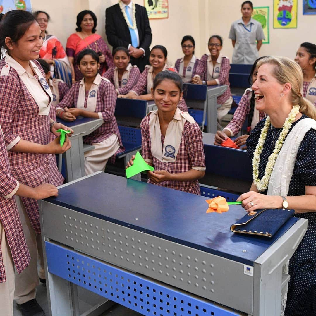 ロイヤル・ファミリーさんのインスタグラム写真 - (ロイヤル・ファミリーInstagram)「Today, The Countess of Wessex visited Sarvodaya Kanya Vidhylaya School in New Dehli where HRH met students and saw lessons taking place as she continued her tour of India. Yesterday, The Countess visited the United Services Institution of India, in New Delhi to join a roundtable discussion on India’s approach to Women, Peace and Security and addressing gender based violence in conflict.  Earlier this year, The Countess formally pledged her support to champion the UK’s efforts in the Women, Peace and Security agenda (WPS) and the Preventing Sexual Violence in Conflict Initiative (PSVI). Last night The Countess of Wessex joined the British High Commissioner at a reception in New Dehli to celebrate the collaborative efforts to advance eye health in India in her role as Vice-Patron of The Queen Elizabeth Diamond Jubilee Trust. "I have seen many people both young and old have sight restored to their unseeing eyes. It is when their sight is restored that they start to smile, for smiling is a reflex we only use in response to something or someone, but it is a thing of real beauty," HRH said in a speech. The @qejubileetrust has supported work to eliminate avoidable blindness throughout the #Commonwealth. 📸 Tim Rooke / Shutterstock」5月3日 21時18分 - theroyalfamily