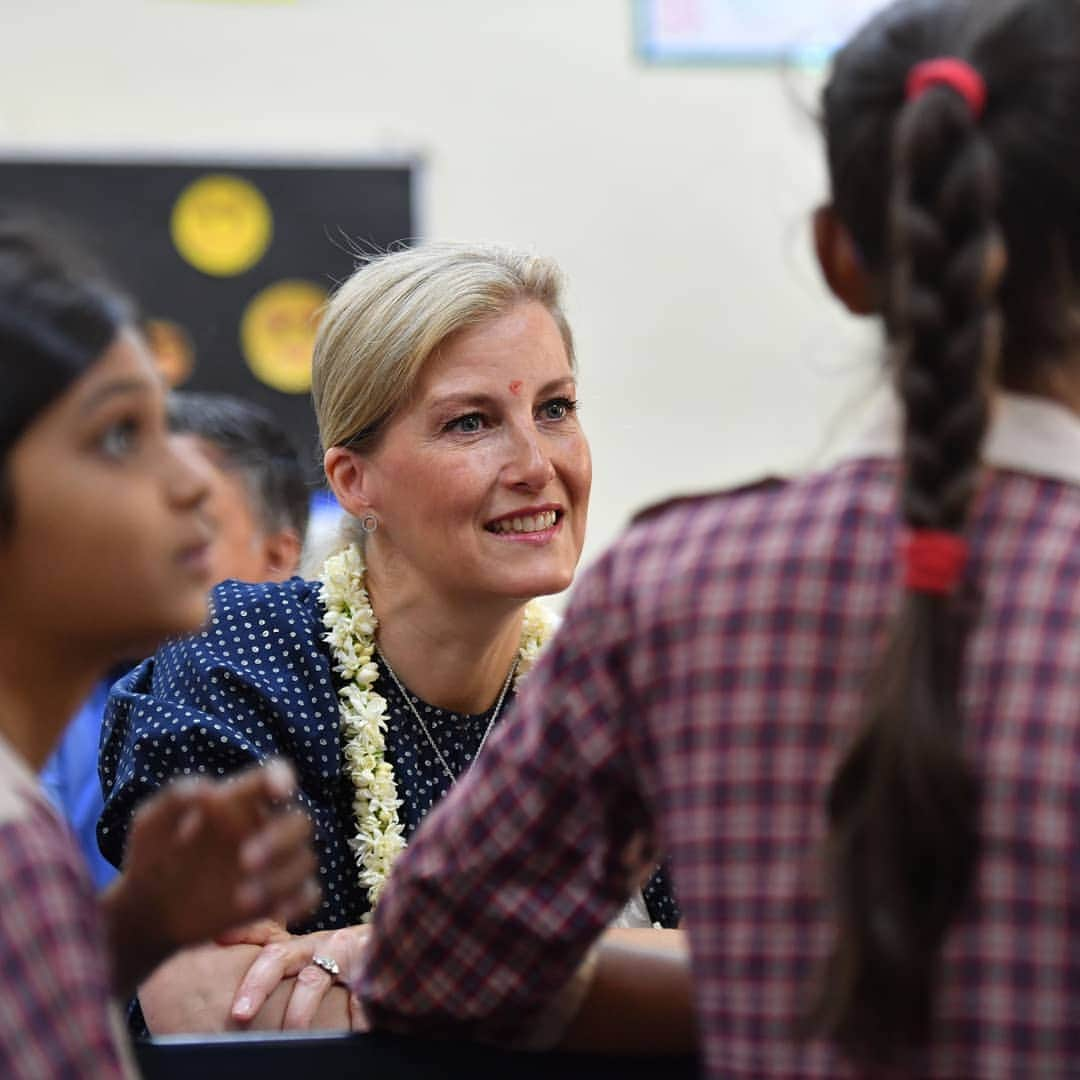 ロイヤル・ファミリーさんのインスタグラム写真 - (ロイヤル・ファミリーInstagram)「Today, The Countess of Wessex visited Sarvodaya Kanya Vidhylaya School in New Dehli where HRH met students and saw lessons taking place as she continued her tour of India. Yesterday, The Countess visited the United Services Institution of India, in New Delhi to join a roundtable discussion on India’s approach to Women, Peace and Security and addressing gender based violence in conflict.  Earlier this year, The Countess formally pledged her support to champion the UK’s efforts in the Women, Peace and Security agenda (WPS) and the Preventing Sexual Violence in Conflict Initiative (PSVI). Last night The Countess of Wessex joined the British High Commissioner at a reception in New Dehli to celebrate the collaborative efforts to advance eye health in India in her role as Vice-Patron of The Queen Elizabeth Diamond Jubilee Trust. "I have seen many people both young and old have sight restored to their unseeing eyes. It is when their sight is restored that they start to smile, for smiling is a reflex we only use in response to something or someone, but it is a thing of real beauty," HRH said in a speech. The @qejubileetrust has supported work to eliminate avoidable blindness throughout the #Commonwealth. 📸 Tim Rooke / Shutterstock」5月3日 21時18分 - theroyalfamily