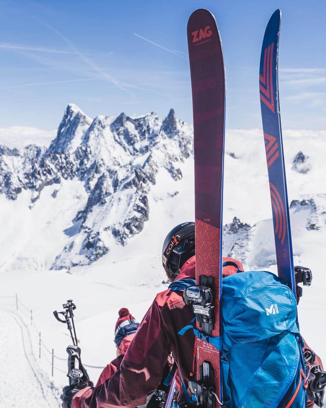 ミレーさんのインスタグラム写真 - (ミレーInstagram)「Highway to heaven 📷 @alan_3_l  #MilletRiseUp #skitouring #skiderando #skiderandonnée #skimo #skiing #skimountaineering #mountaineering #chamonix」5月3日 21時32分 - millet_mountain
