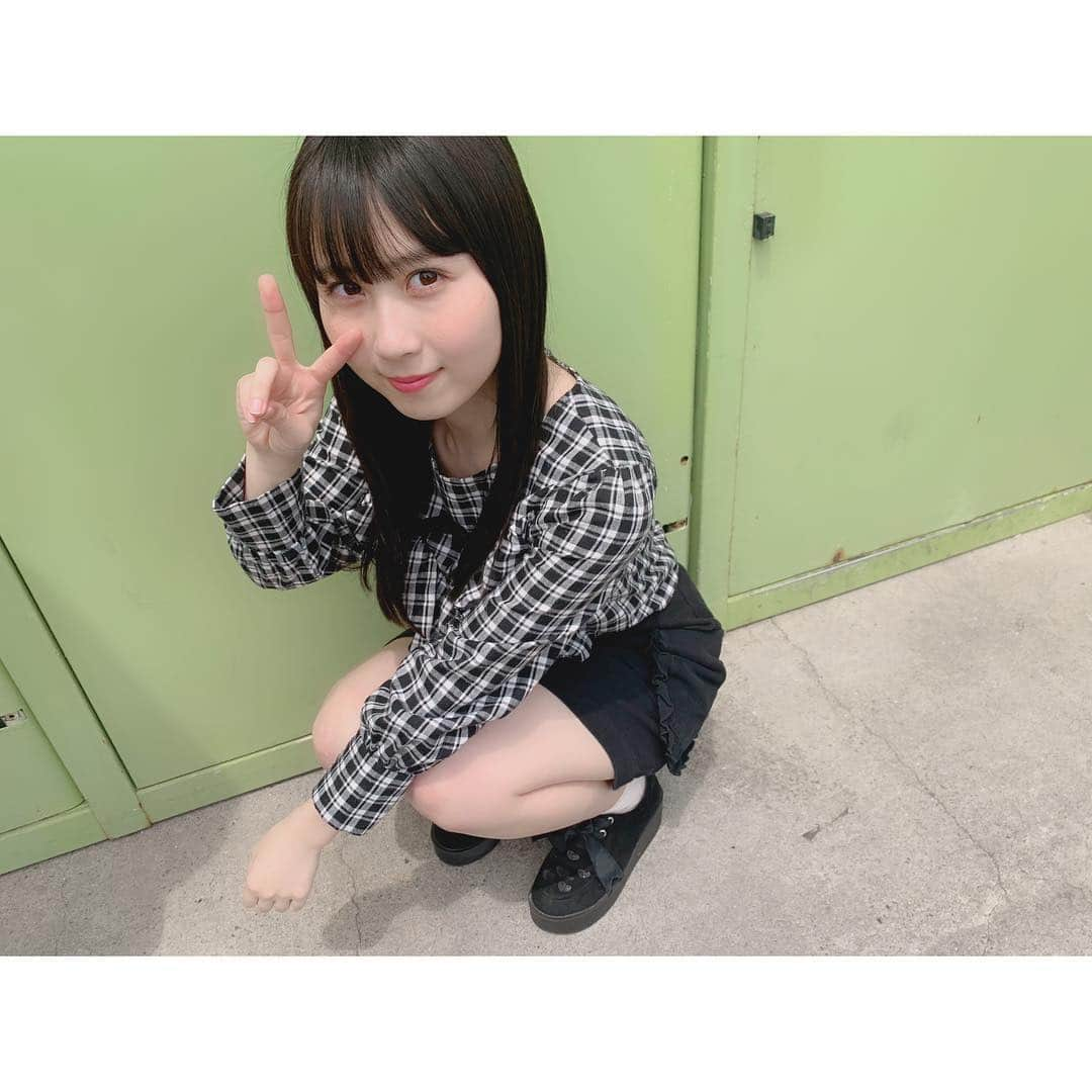 井上瑠夏さんのインスタグラム写真 - (井上瑠夏Instagram)「. 2年前に買った服今さら着たっ☺︎ 大阪での握手会 ありがとうございました〜〜✨❤︎ どれも顔が眩しそ 🐥笑 .  #ootd #大阪 #握手会 #fashion  #黒チェック #ske48 #wego #❤︎」5月3日 21時33分 - ruka_inoue48