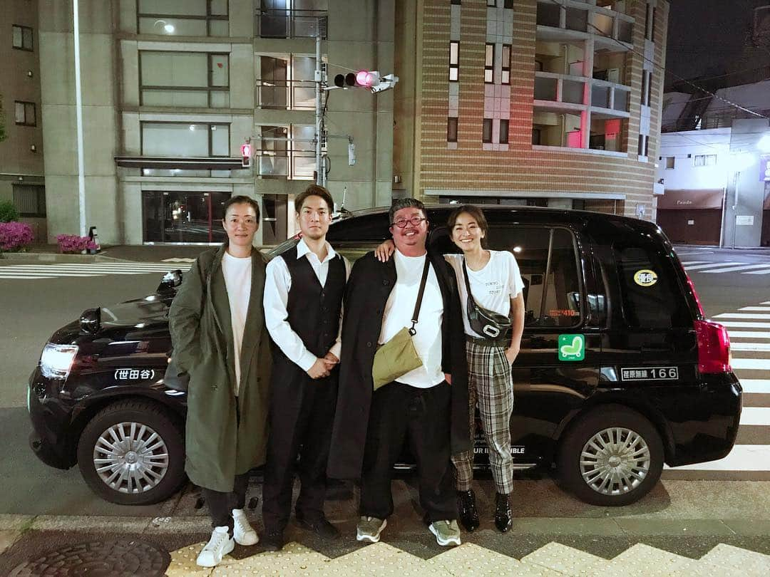 Yoshiko Kris-Webb クリス-ウェブ佳子さんのインスタグラム写真 - (Yoshiko Kris-Webb クリス-ウェブ佳子Instagram)「TOKYO TAXI DRIVER 🚕 GW東京夜観光 by 吉村天さん イケメンタクシードライバー」5月3日 21時48分 - tokyodame