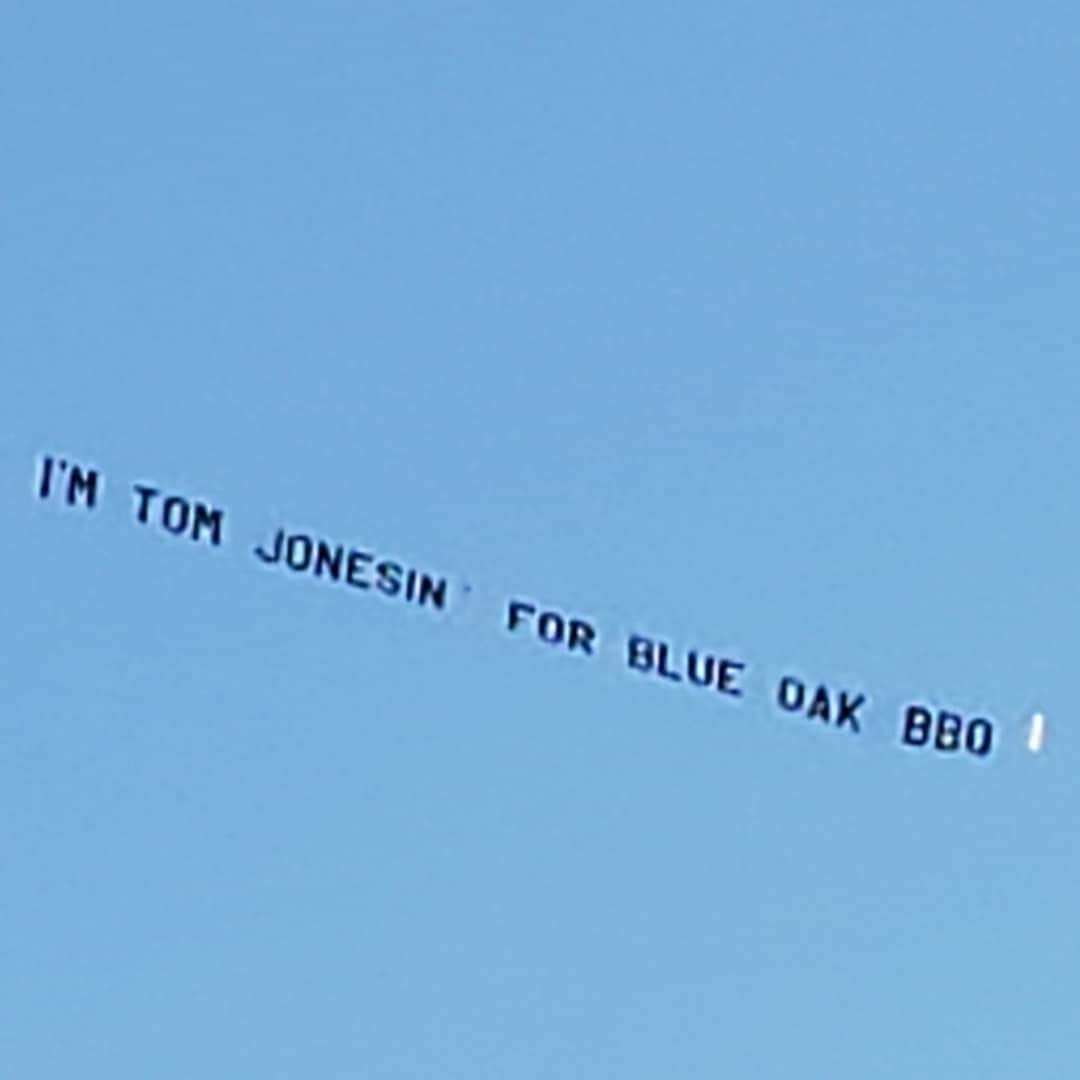 ウィリー・ガーソンさんのインスタグラム写真 - (ウィリー・ガーソンInstagram)「Targeted sky banner advertising at @jazzfest yesterday during a truly legendary set from the king himself.....」5月3日 21時41分 - willie.garson