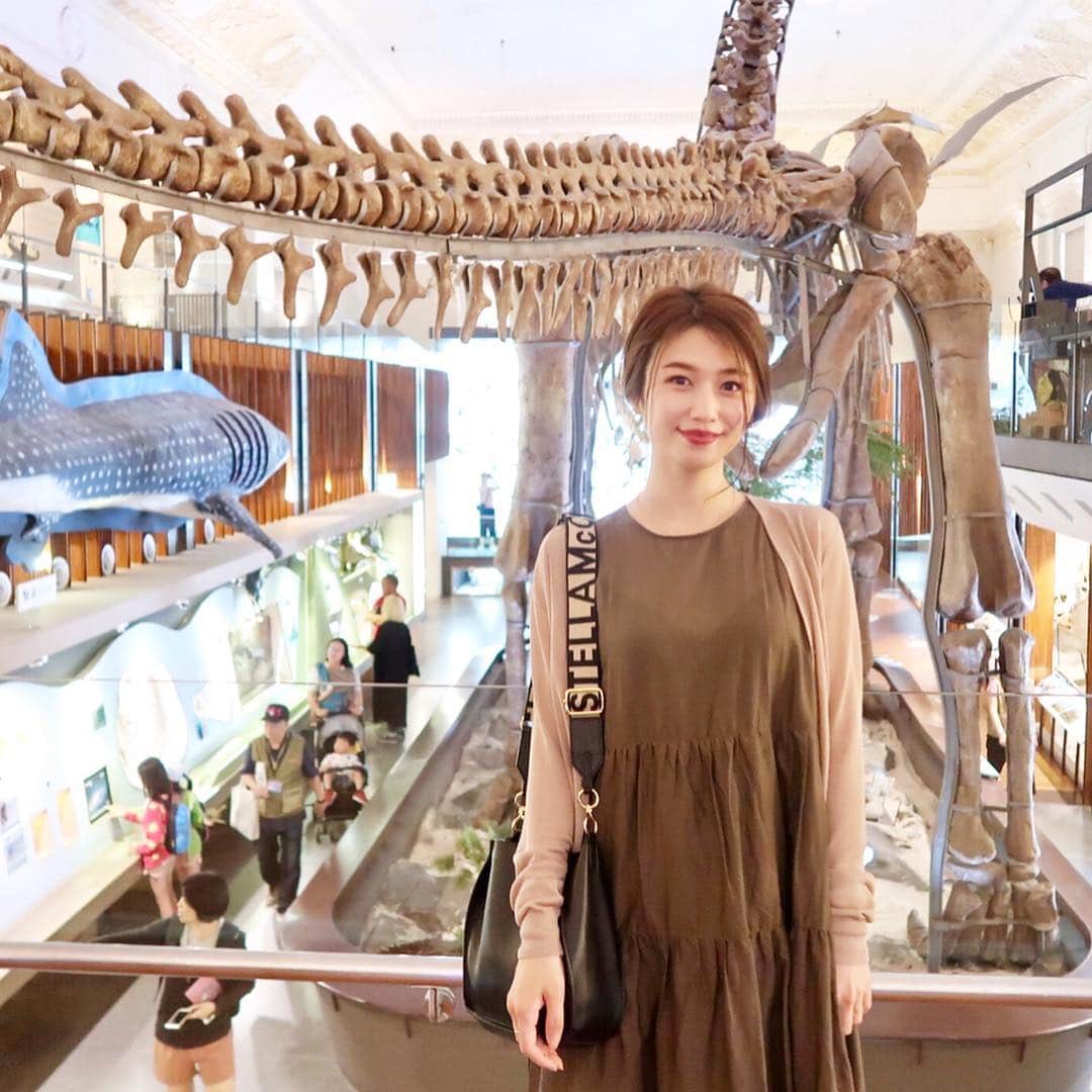 平有紀子さんのインスタグラム写真 - (平有紀子Instagram)「台湾旅行で行った国立台湾博物館の別館、土銀展示館🦖 . 大きな化石模型レプリカや動物の剥製があって、恐竜好きの息子にはたまらない空間でした🦕✨ . . そうそう、なんと私旅行中にお財布落としたんです👛 2日目の夕方九份に着いたくらいに気づいて落ち込みながら九份観光して夜ホテルに帰ったんですが、なんとホテルに着いたらホテルの方から 「お財布落とされましたか？動物園からホテルに連絡がありました」 って言われて😭 . 動物園で落としてて、お財布に入ってたホテルのカードキーを見て連絡をくれたそう。 . ほんと良かったぁ😭✨ （入ってた免許証やカード、お金全部そのままでした） . 拾って届けてくれた方や、ホテルに連絡してくれた方のやさしさに感激した旅となりました❤️ . ほんと、落とし物気をつけよう🙇‍♀️ . . #台湾旅行 #台湾 #台北 #子連れ台湾 #国立台湾博物館 #土銀博物館 #恐竜博物館 #男の子ママ #taiwan #taipei」5月3日 21時46分 - yukikotaira