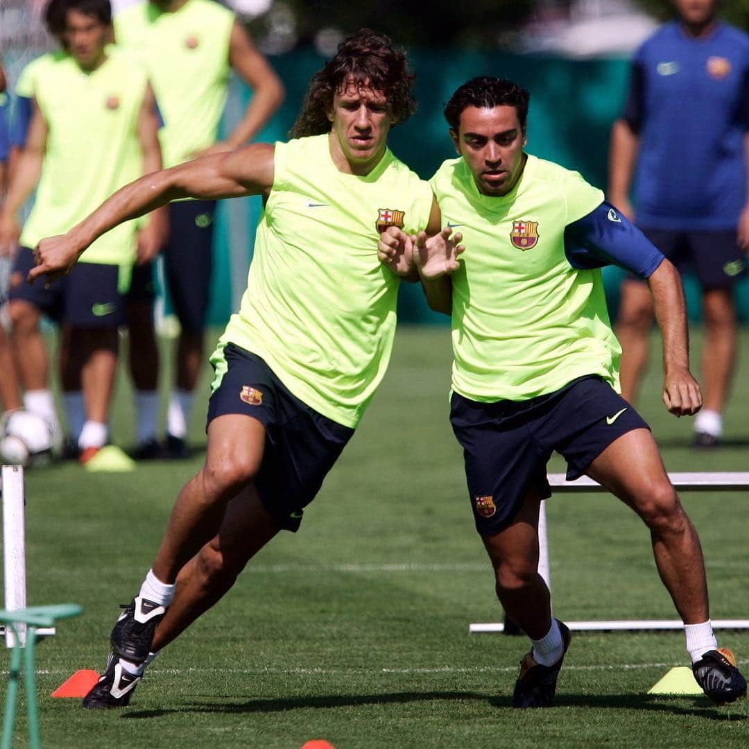 カルレス・プジョルのインスタグラム：「Ha sigut un plaer jugar al teu costat, gràcies per tot amic, gaudeix els últims partits i molta sort maki! #UnaCarreraJuntos #amics #pasionporeldeporte」
