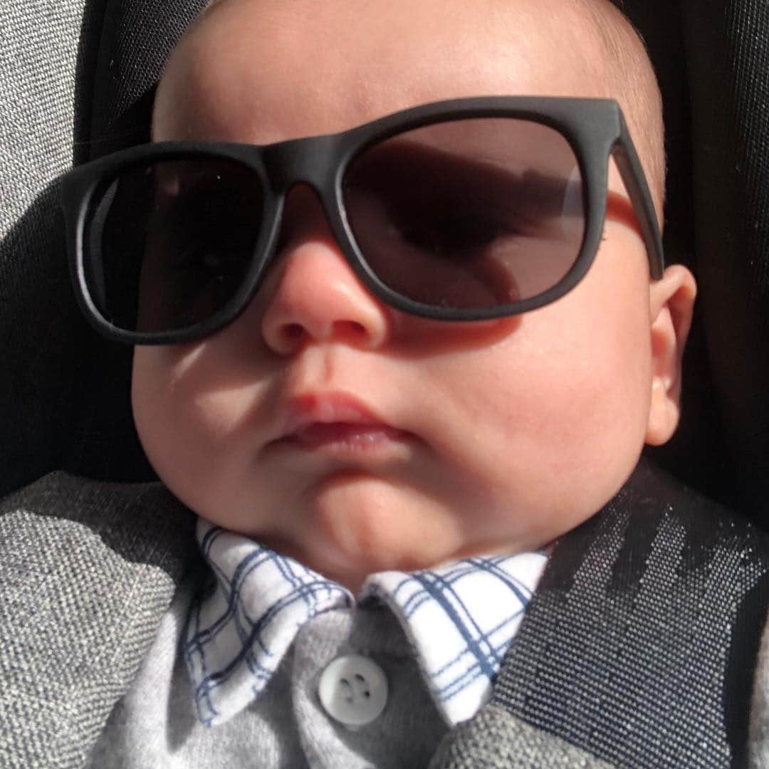 チアゴ・ペレイラさんのインスタグラム写真 - (チアゴ・ペレイラInstagram)「Sextou, galera! 😎⠀ .⠀⠀⠀⠀ .⠀⠀⠀⠀ .⠀⠀⠀⠀ .⠀⠀⠀⠀ .⠀⠀ #love #baby #babyboy #boys #bebe #paidemenino #maedemenino #maedeprimeiraviagem #paideprimeiraviagem #lookdodia #lookdebebe #lookbebedodia #babyfashion #babylook #lookbabyboy #lookbaby #sextouuu #sunglasses #babyfashionista」5月3日 21時54分 - thiagopereira