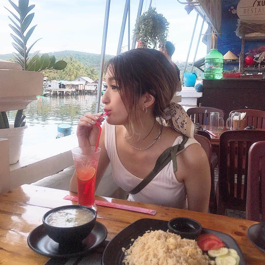 のインスタグラム：「. ここのcrab soup絶品だったなぁ💭🦀 散々水分摂って散々大汗かいてる旅✌︎ 毎日tiger beerばっかり飲んでて幸せだなぁ #phuquocisland#nightmarket」