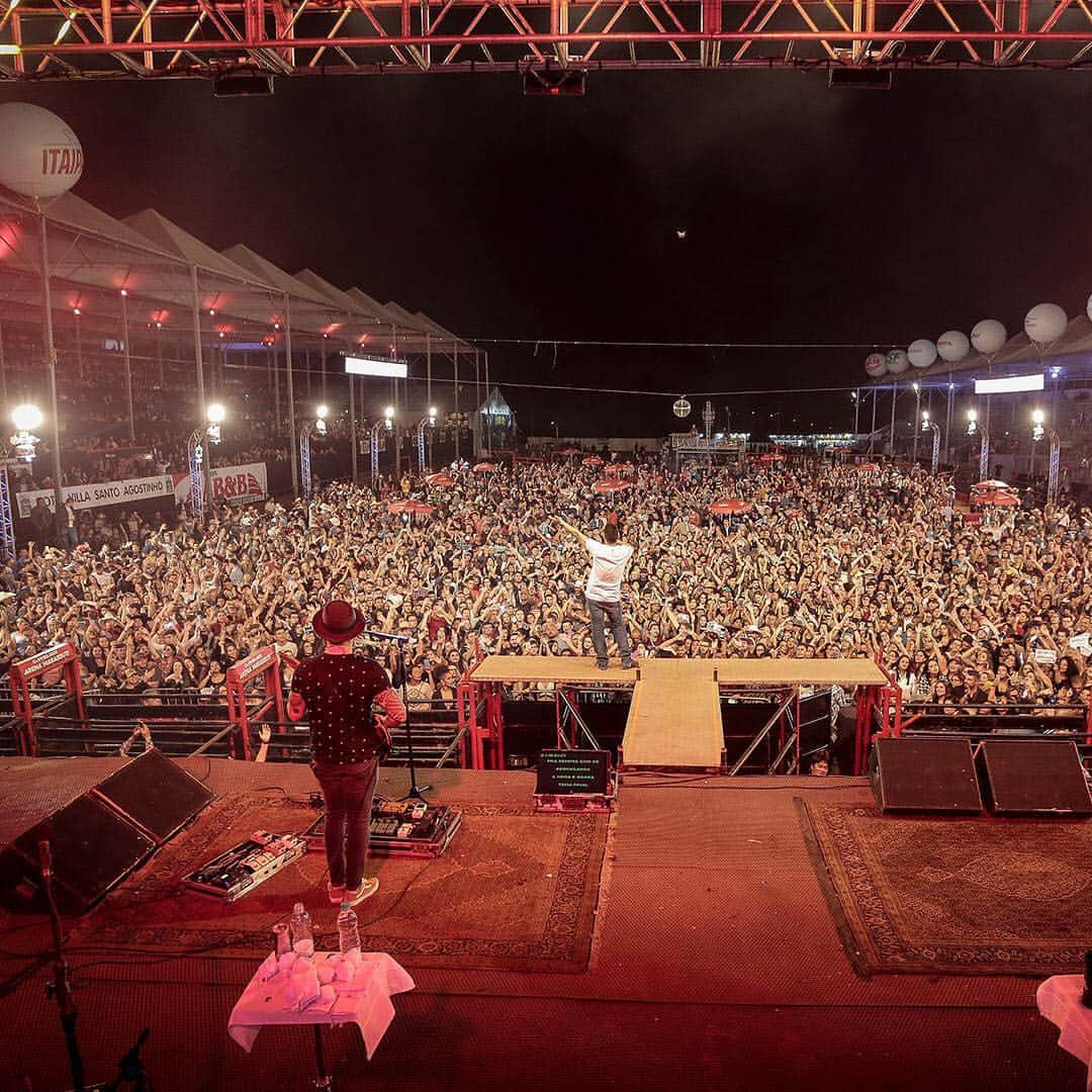 Jorge & Mateusさんのインスタグラム写真 - (Jorge & MateusInstagram)「Nossa noite de ontem foi na Expo Agro em Bragança Paulista/SP. Que energia boa! Valeu pelo carinho e até a próxima hein?!」5月3日 22時23分 - jorgeemateus