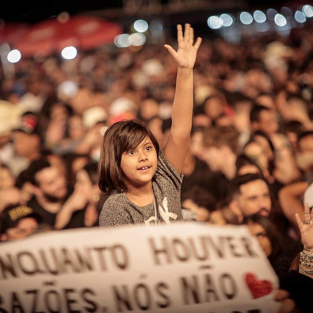 Jorge & Mateusさんのインスタグラム写真 - (Jorge & MateusInstagram)「Nossa noite de ontem foi na Expo Agro em Bragança Paulista/SP. Que energia boa! Valeu pelo carinho e até a próxima hein?!」5月3日 22時23分 - jorgeemateus