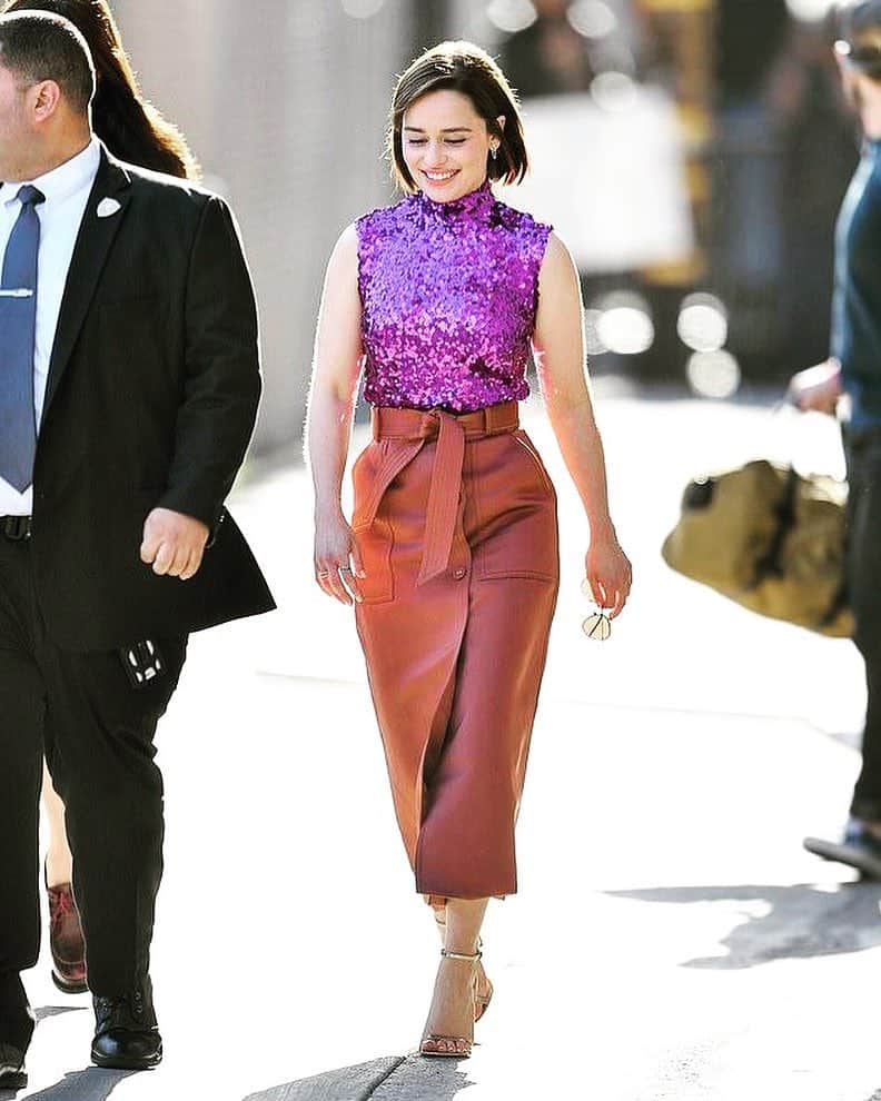 マーティン グラントのインスタグラム：「Emilia Clarke wears MARTIN GRANT Pre-fall 2019 fuchsia sequin Top, rust belted Skirt attending Jimmy Kimmel Live, in Los Angeles.」