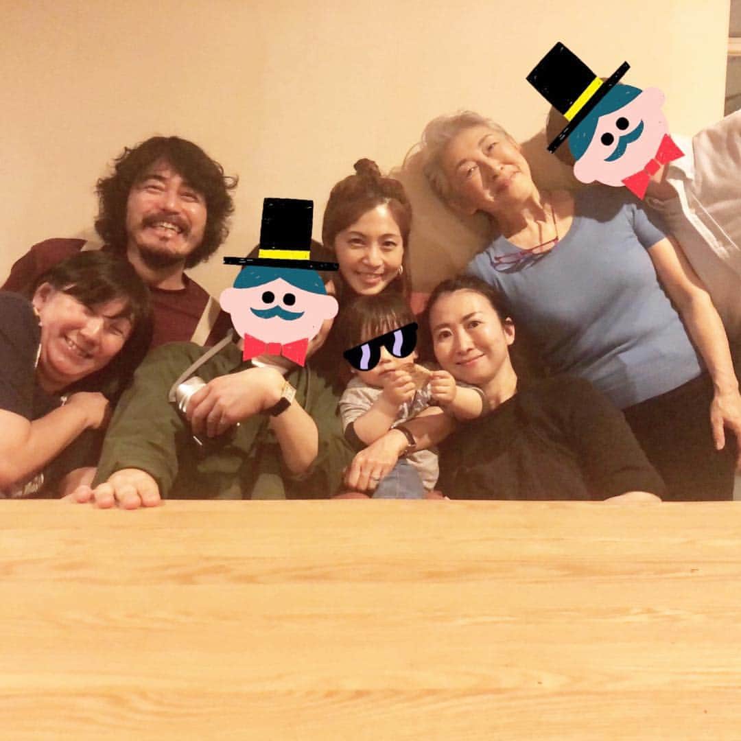 安田美沙子さんのインスタグラム写真 - (安田美沙子Instagram)「まいまいのお家で、BBQ✨家族でお邪魔しました。ほんとに居心地がいい。 . . なんとか天気も良くなり、気持ちの良い午後、オシャレで素敵なお料理ばかり☺️💕 サプライズでまいまい手作りのケーキ😭✨人としても、お料理作法、知識の素晴らしさでも尊敬する、大好きな存在。そんなまいまいケーキが幸せ過ぎました☺️❤️ . . ご縁をくれたみよたん、パワフルなまいまいママ、美味しいご飯でみんな笑顔なBBQなのでした。またすぐにやりたい🌈 . . GW後半は晴れますように。。。 #instagood #bbq #cake #thanks @maikodeluxe #cooking #homeparty #happy #leica」5月3日 22時49分 - yasuda_misako