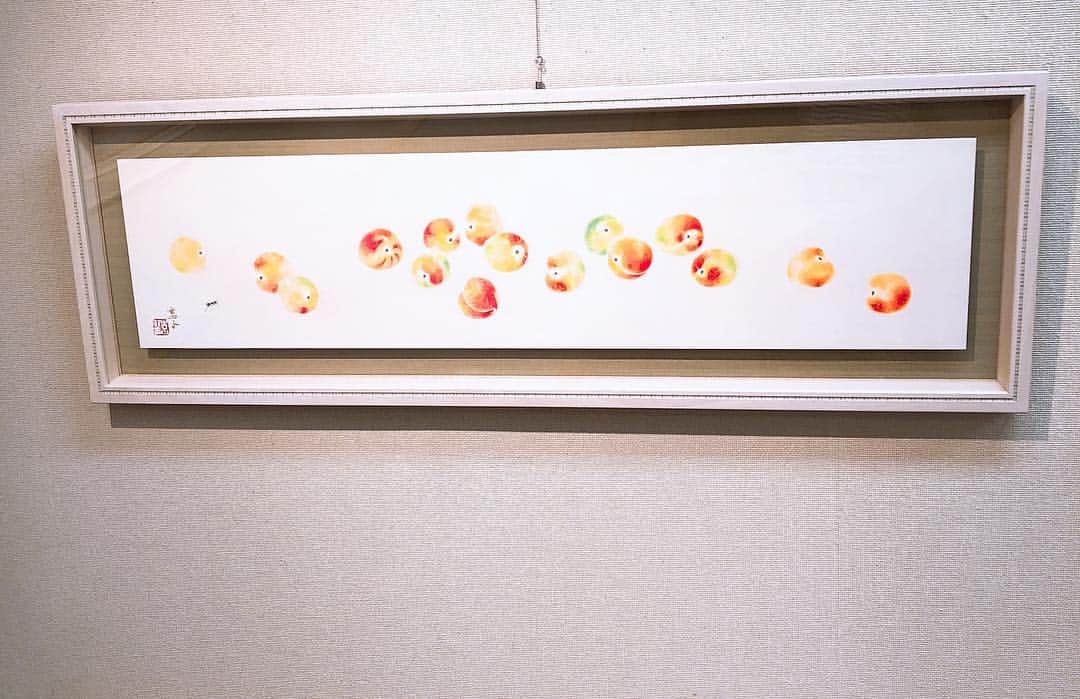 嶺恵斗さんのインスタグラム写真 - (嶺恵斗Instagram)「美に触れた1日。  また新しいご縁をいただき #定家亜由子  さんの個展へ✨ とても温かく、美しい画ばかりでした！ 私のお気に入りは…  梅❣️ 皆さまにも是非観ていただきたい！ 癒しのひと時でした。  定家亜由子の描く日本画展 ‐美しいものを美しく‐ 2019年5月1日㈬～6日㈪ 10時～19時 (最終日17時閉場) 日本橋三越本店本館  6階 美術画廊  #美しいもの #落ち着く #日本画  #京都  の方で親近感❣️ #東京#日本橋三越 #6階」5月3日 22時42分 - etsuko__7