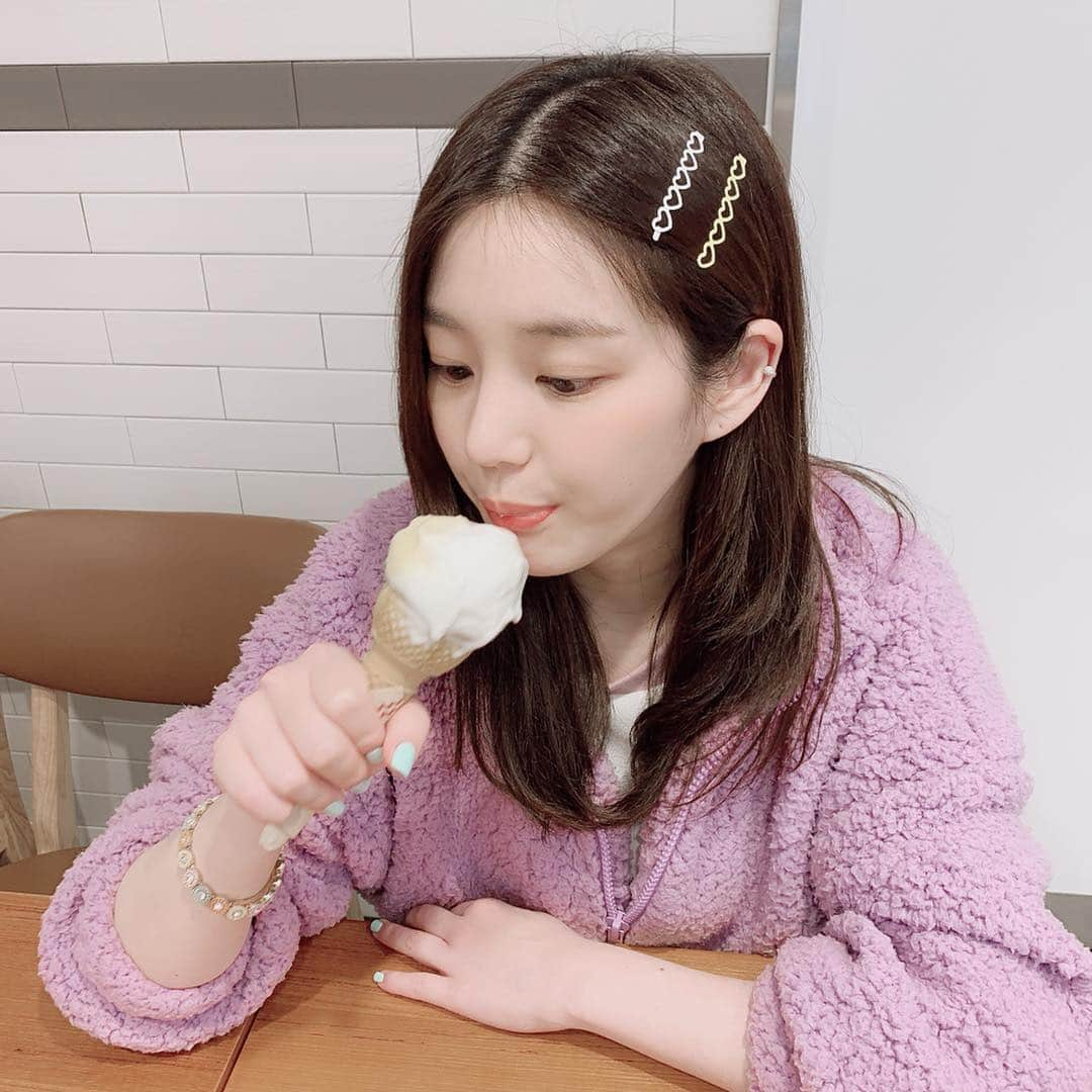 イ・ユビさんのインスタグラム写真 - (イ・ユビInstagram)「🍦」5月3日 22時48分 - yubi_190