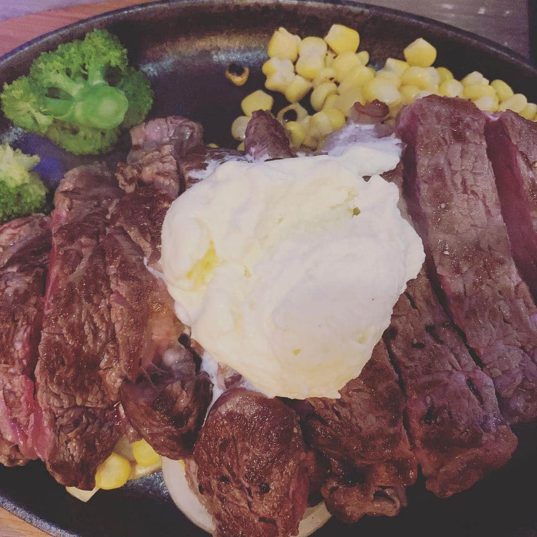 吉永啓之輔さんのインスタグラム写真 - (吉永啓之輔Instagram)「久しぶりに食った食った🥩  #宇都宮#ステーキ#ウエスタンズ#まいう〜#啓之輔」5月3日 22時48分 - keinosuke91