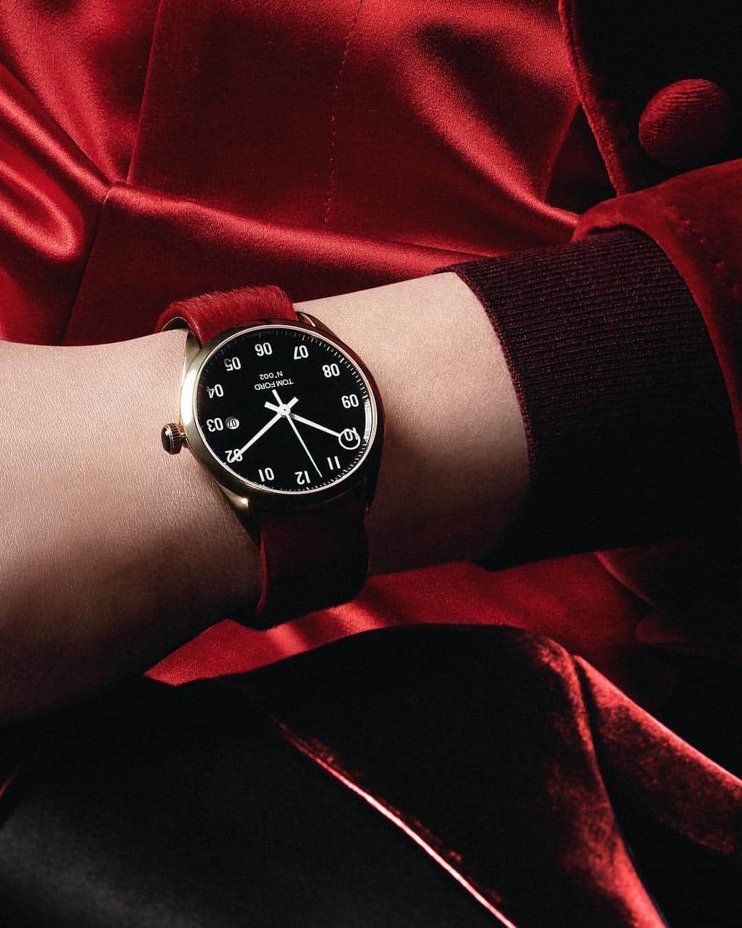 トムフォードさんのインスタグラム写真 - (トムフォードInstagram)「Discover the new TOM FORD 002 Timepiece. Customize yours now. #TOMFORD #TFTIMEPIECES」5月3日 22時54分 - tomford