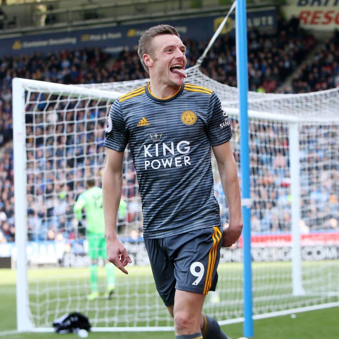 レスター・シティFCさんのインスタグラム写真 - (レスター・シティFCInstagram)「Jamie Vardy is in contention to win the April PFA Bristol Street Motors Player of the Month award🏅 . . . #lcfc • @Vardy7 😝」5月3日 23時05分 - lcfc