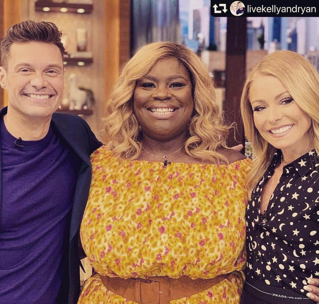 Rettaさんのインスタグラム写真 - (RettaInstagram)「🎵Good Morning, Good MORRRNING 🎶 #repost @livekellyandryan ・・・ @unforettable with #KellyandRyan!」5月3日 23時09分 - unforettable