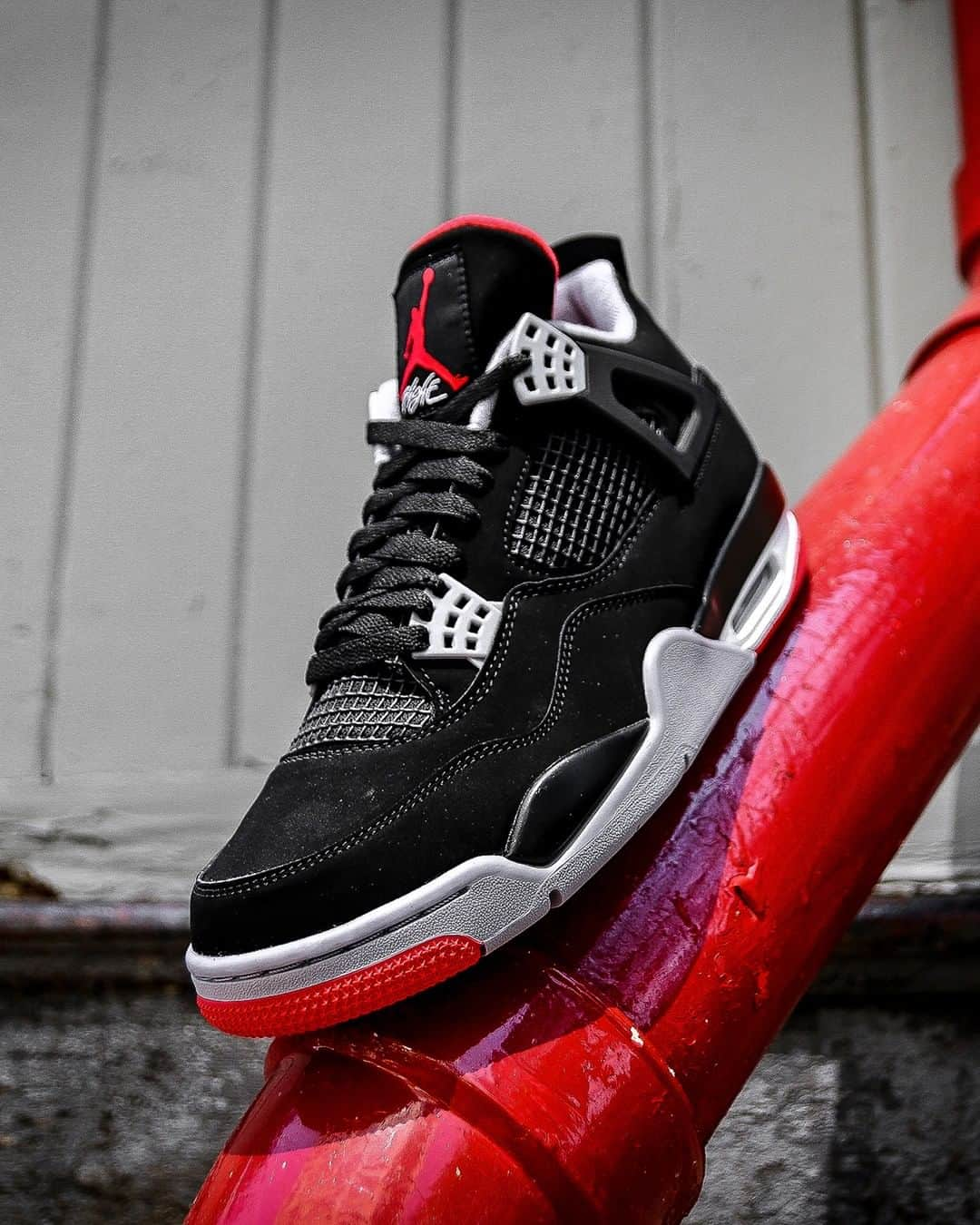 Foot Lockerさんのインスタグラム写真 - (Foot LockerInstagram)「Greatness returns. #Jordan Retro 4 OG 'BRED' Launching 5/4, In-Store and Online Men's and Kids」5月3日 23時25分 - footlocker