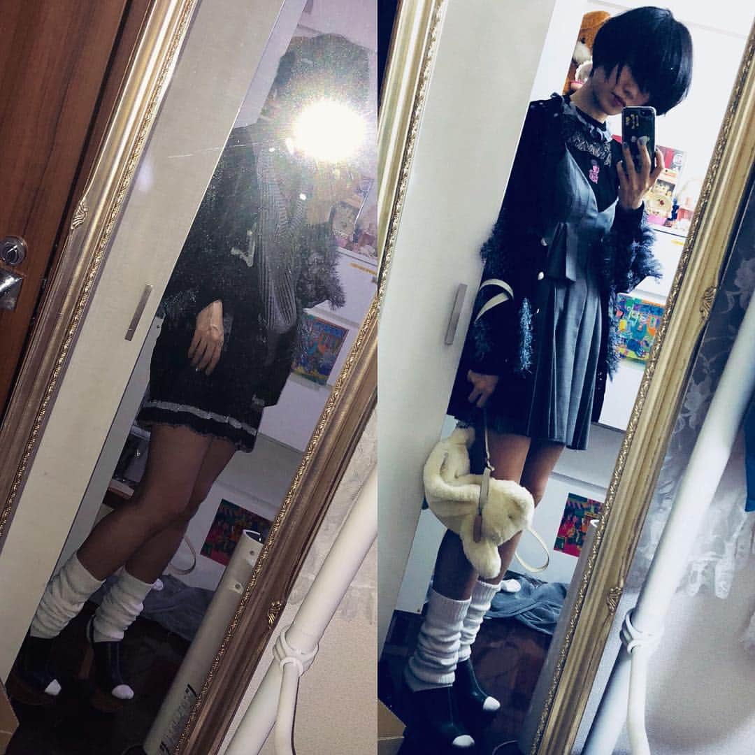 水野しずのインスタグラム：「‪rurumu2019ss届いたので家でスタイリングした🖤🐴🖤🖤🖤カーディガンのポケットが真正面に四角く付いてて学生っぽいのでジャッカーロープが見えるようにベストとかプリーツスカートっぽいの合わせたりしたけど凝ったことせずサラッと着ても無論かわいい、‬かわいいっていうかデザイナーズブランド(？)というよりもっと範囲を具体的に限定すると何らかの「極端に個人的な意図に立脚した服」とかはかなり対話しまくってから着る派(完全にスルーして着る人の着方も好き)なんだけどこんな無口な服ないよってくらい無口でギリギリ読み取れるとしたら「黙って自閉しろ」ってくらいの言語しか感じられない故にかわいいっていう言葉はここでは安易に使うことができません(誰もそんなことは言ってないから)🌴🌴🌴✋ #rurumu」