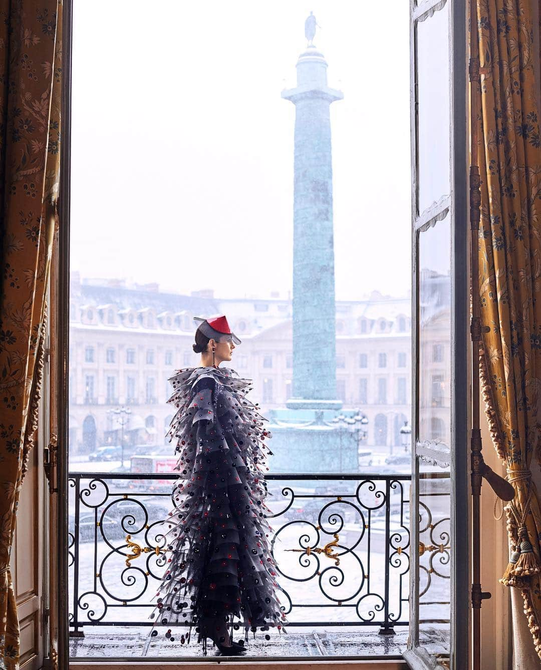 Armani Officialさんのインスタグラム写真 - (Armani OfficialInstagram)「@harpersbazaarus dedicates a special feature to Mr Armani and the #GiorgioArmaniPrivé SS19 show set in a beautifully snowy Paris  Ph: @marianovivanco」5月3日 23時22分 - emporioarmani