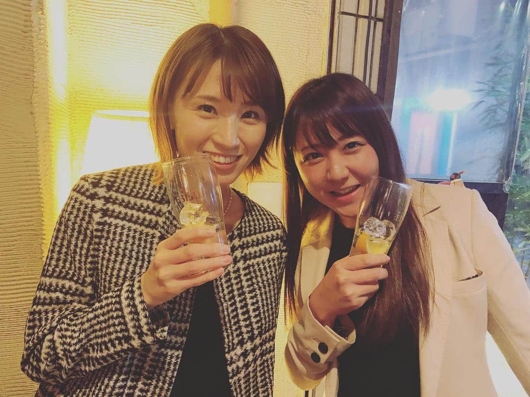 由井香織のインスタグラム：「こないだの、まいとのお酒💕 相変わらずのマイペースでほっこり🥰 #お酒 #友達 #プラチナム #久しぶり #かわいい #マイペース #渋谷」
