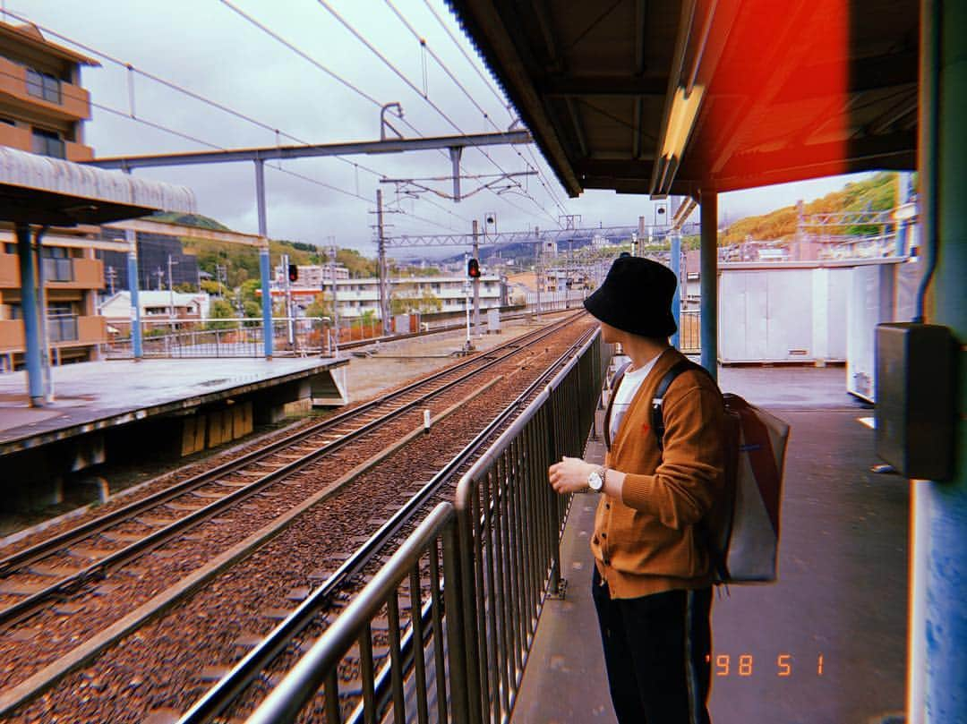 スホさんのインスタグラム写真 - (スホInstagram)「また会いましょう~🚃」5月3日 23時57分 - kimjuncotton