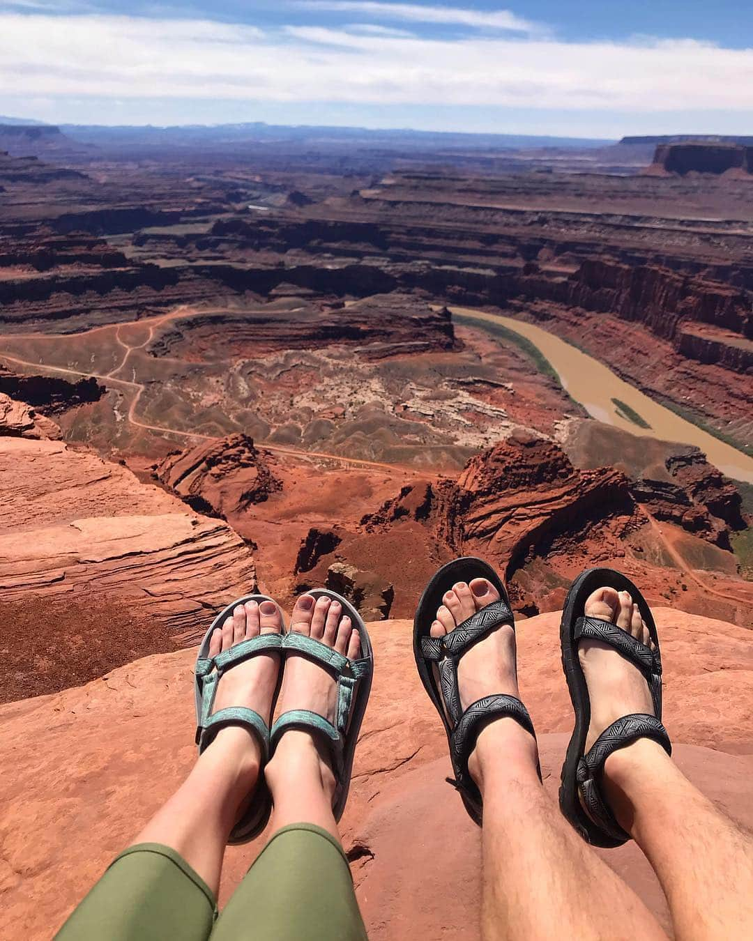 Tevaさんのインスタグラム写真 - (TevaInstagram)「Not a worry in sight at the top of the world. #StrapIntoFreedom 📸: @brenchleytravels」5月4日 0時00分 - teva