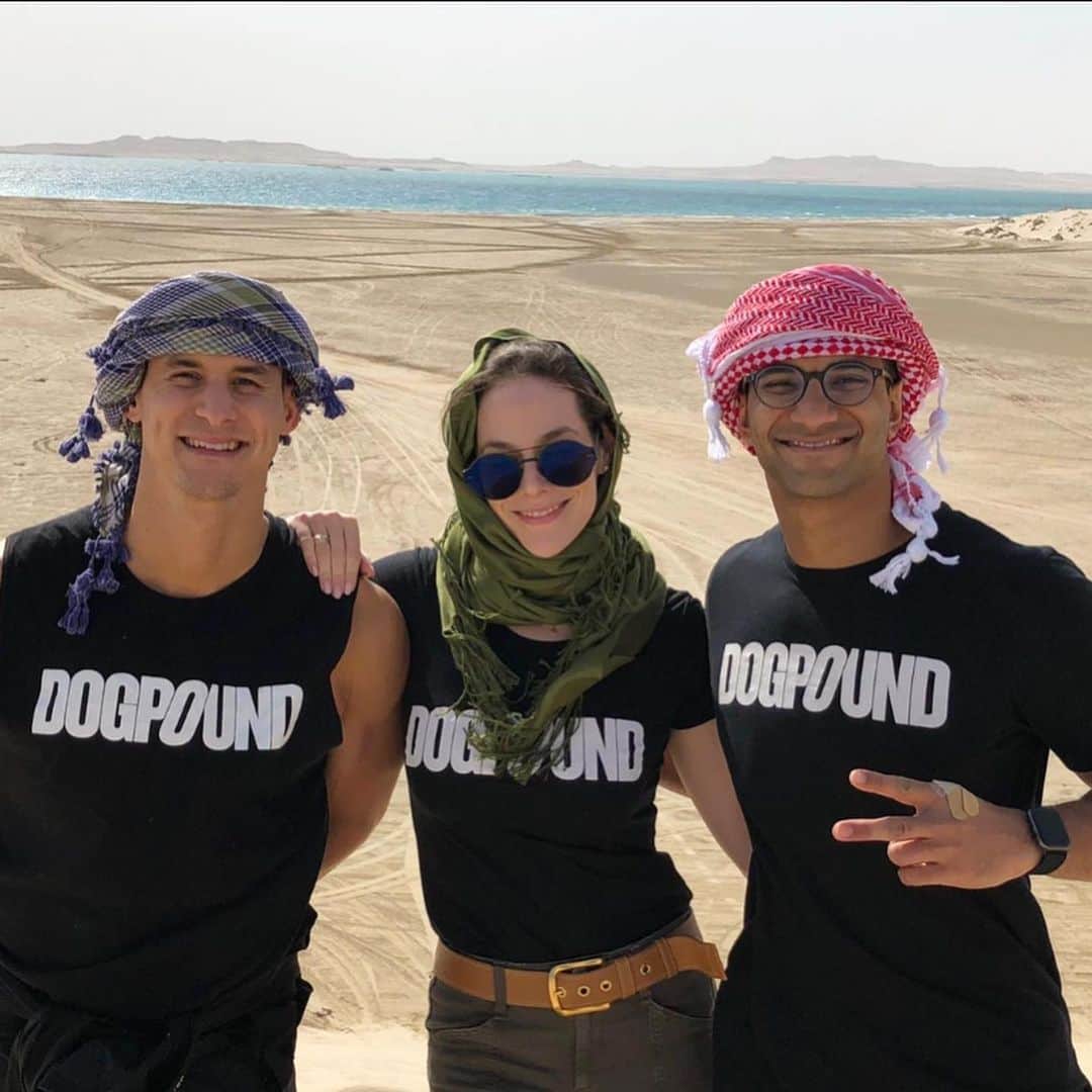 アリッサンドラ・アロノウさんのインスタグラム写真 - (アリッサンドラ・アロノウInstagram)「fbf to a couple months ago in Qatar 🇶🇦with these superstars🌟. Thank you @kirkmyersfitness & @dogpound for such a special trip! 🐶👊 LFG」5月4日 0時01分 - alissandra.aronow