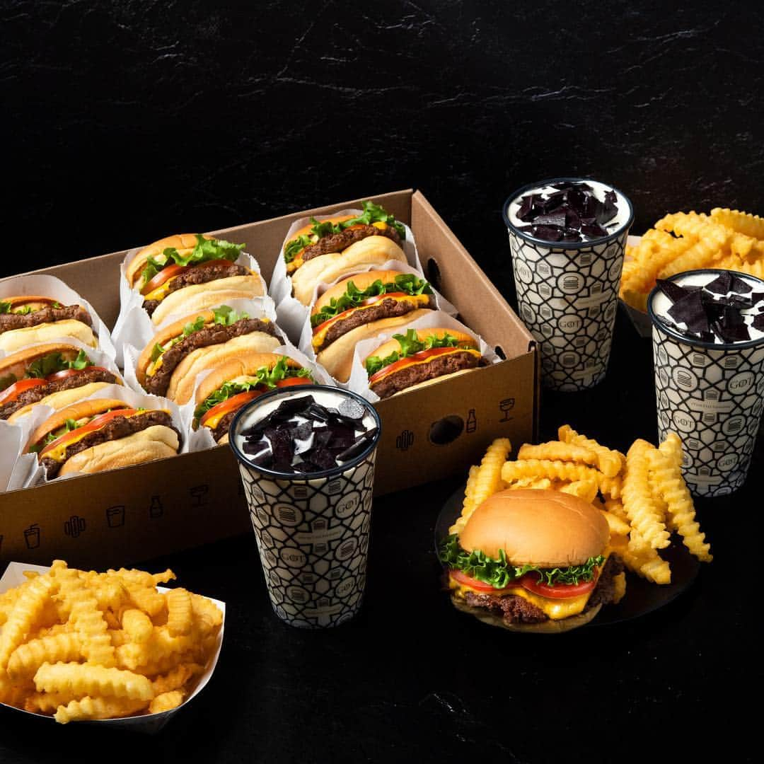 SHAKE SHACKさんのインスタグラム写真 - (SHAKE SHACKInstagram)「The ultimate @GameOfThrones watch party is yours for the taking… As we gear up for the season finale, we’re givin’ two lucky winners a $250 Shack gift card + exclusive Shack x GoT t-shirts! (Just imagine how many Dragonglass Shakes that’ll get ya. 🙌) To enter, follow @ShakeShack, comment on this post telling us what you would do #ForTheThrone + tag your watch party crew. 👇 Winners will be randomly selected on 5/7!  The fine print: No purchase necessary to enter or win. Limit one (1) submission per person. Limit five (5) t-shirts per winner. Must be 18 years old or older to enter. Winners will be announced on May 7, 2019. This Sweepstakes is no way sponsored, endorsed, affiliated or associated with Instagram. See Official Rules for more details (linked in bio). #shakeshack #gameofthrones #contest」5月4日 0時02分 - shakeshack