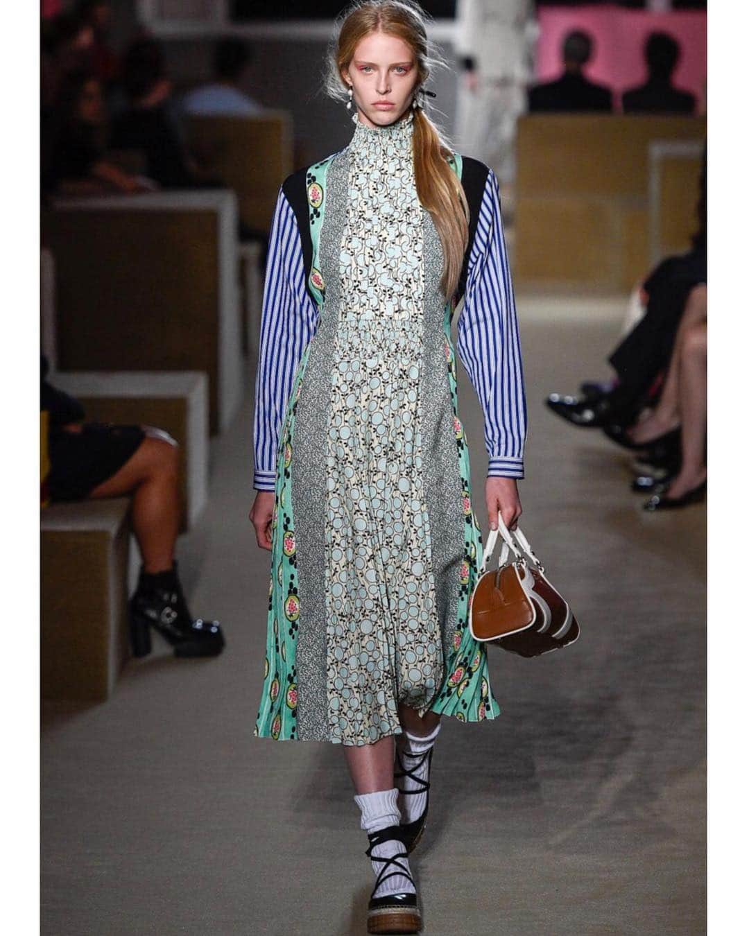 アビー・チャンピオンのインスタグラム：「♥️ PRADA RESORT 2020 ♥️Still cannot believe I walked in this amazing @prada show! so grateful to be a part of it and thank you everyone who helped me achieve this. #miucciaprada #olivierrizzo @ashleybrokaw @patmcgrathreal @guidopalau 🙌🏼」