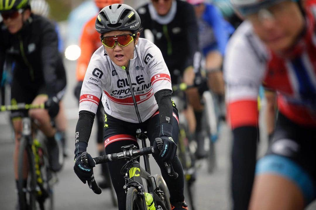 與那嶺恵理さんのインスタグラム写真 - (與那嶺恵理Instagram)「Stage1 of @letouryorkshire 👋🏻👋🏻 Tough condition 🌧🥶& Tough British Road 🇬🇧 & Tough @yorkshire2019 circuit 🌈 & AMAZING crowd on the road 🙌🏻 & Race with @alecipolliniteam #yellowfluorange 💛🌼🧡 . . One more HILLY stage 🤘🏻 Must be tough & should be survived 🤪 . . #今日のエリさん #WTDY #IAmAle #Alecycling #beseenbesafe #rudyproject #windtex #NK1K #alecipollini #selleitalia #ursuswheels #deda #enjoyyourride . 📸: @anton_vos」5月4日 0時13分 - eriyonamine