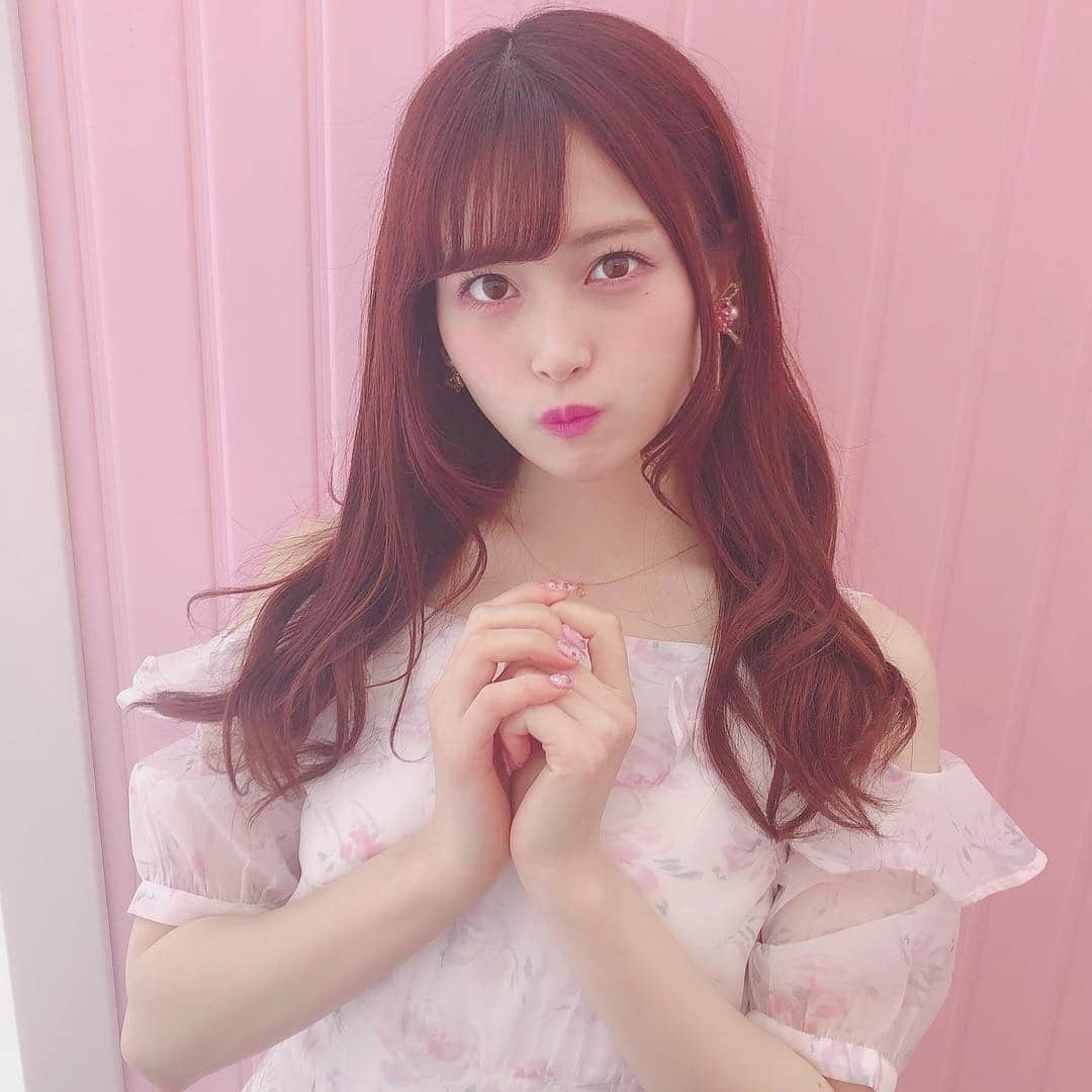 田北香世子さんのインスタグラム写真 - (田北香世子Instagram)「大阪握手会ほんまおおきに〜🥰🥰またゆっくり大阪行きたいなぁ(」´O`)」 令和一発目の握手会！🤝💕 #令和カラー 意識の花柄ワンピースでした👗🌸💗」5月4日 0時19分 - kayoko_takita