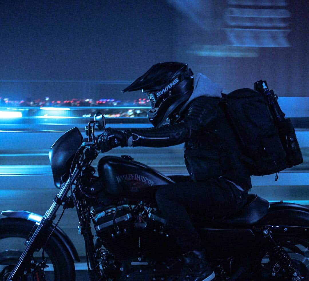 Harley-Davidson Japanさんのインスタグラム写真 - (Harley-Davidson JapanInstagram)「Let's spend the night together. #ハーレー #harley #ハーレーダビッドソン #harleydavidson #バイク #bike #オートバイ #motorcycle #アイアン883 #iron883 #xl883n #スポーツスター #sportster #撮影 #shooting #インスタグラマー #instagrammer #都会 #アーバン #urban #夜 #night #夜景 #nightview #東京 #tokyo #2019 #自由 #freedom」5月4日 0時32分 - harleydavidsonjapan
