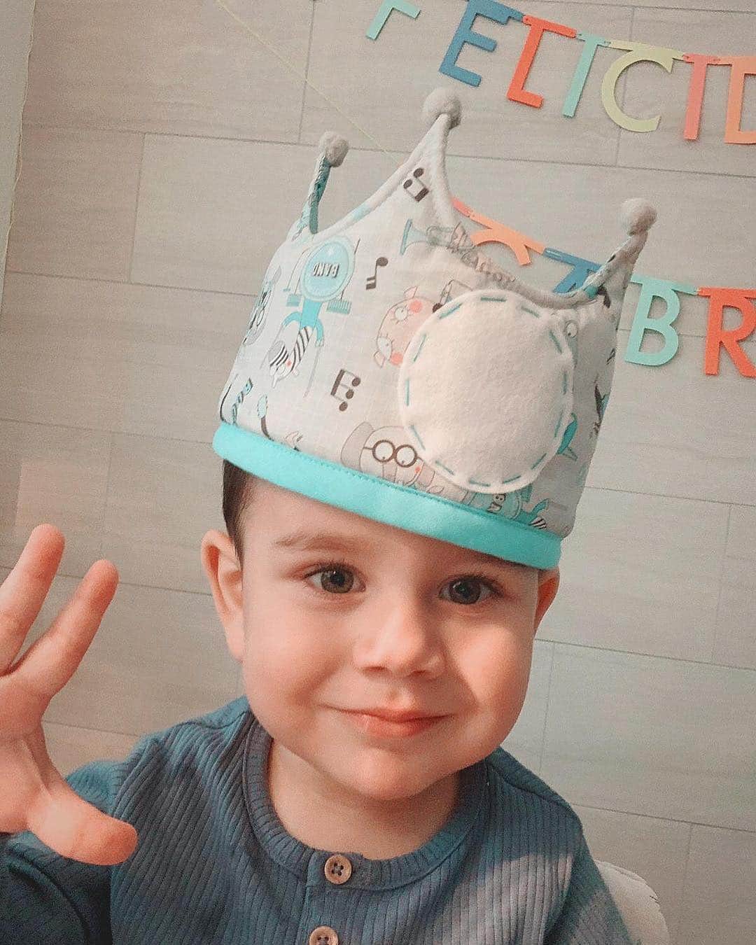 ティアゴ・アルカンタラのインスタグラム：「La cosa más preciosa del mundo cumple 2 añitos. Papai te ama #Gabi」