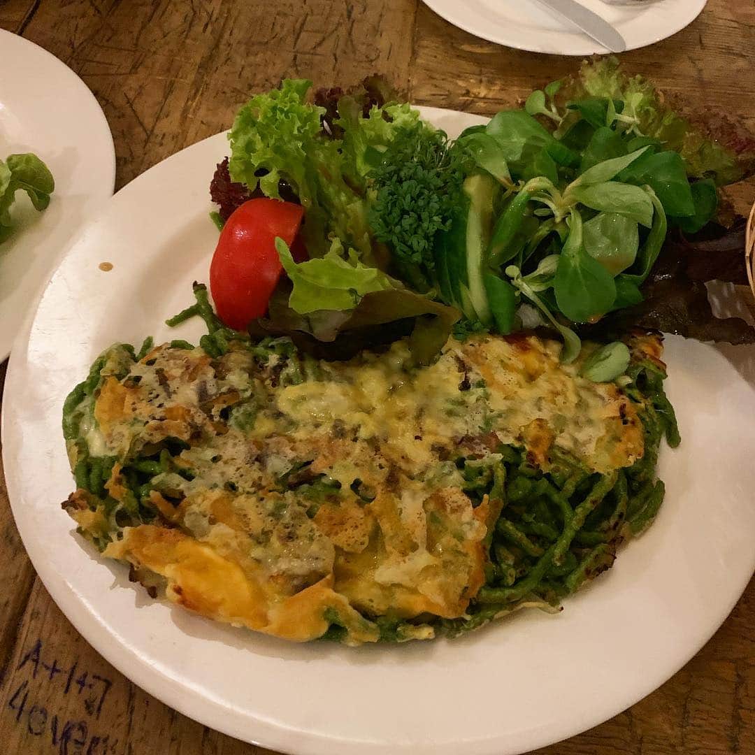 ジュヨン さんのインスタグラム写真 - (ジュヨン Instagram)「#지침 맛있는 음식으로 충전 😆 #너무힘들어요」5月4日 1時02分 - jupppal