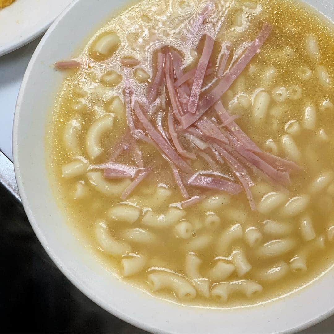 DOMINIQUE ANSEL BAKERYさんのインスタグラム写真 - (DOMINIQUE ANSEL BAKERYInstagram)「Macaroni, chicken soup, and some sliced ham. Growing up in France, I’d never imagine this would become a comfort food.」5月4日 1時03分 - dominiqueansel