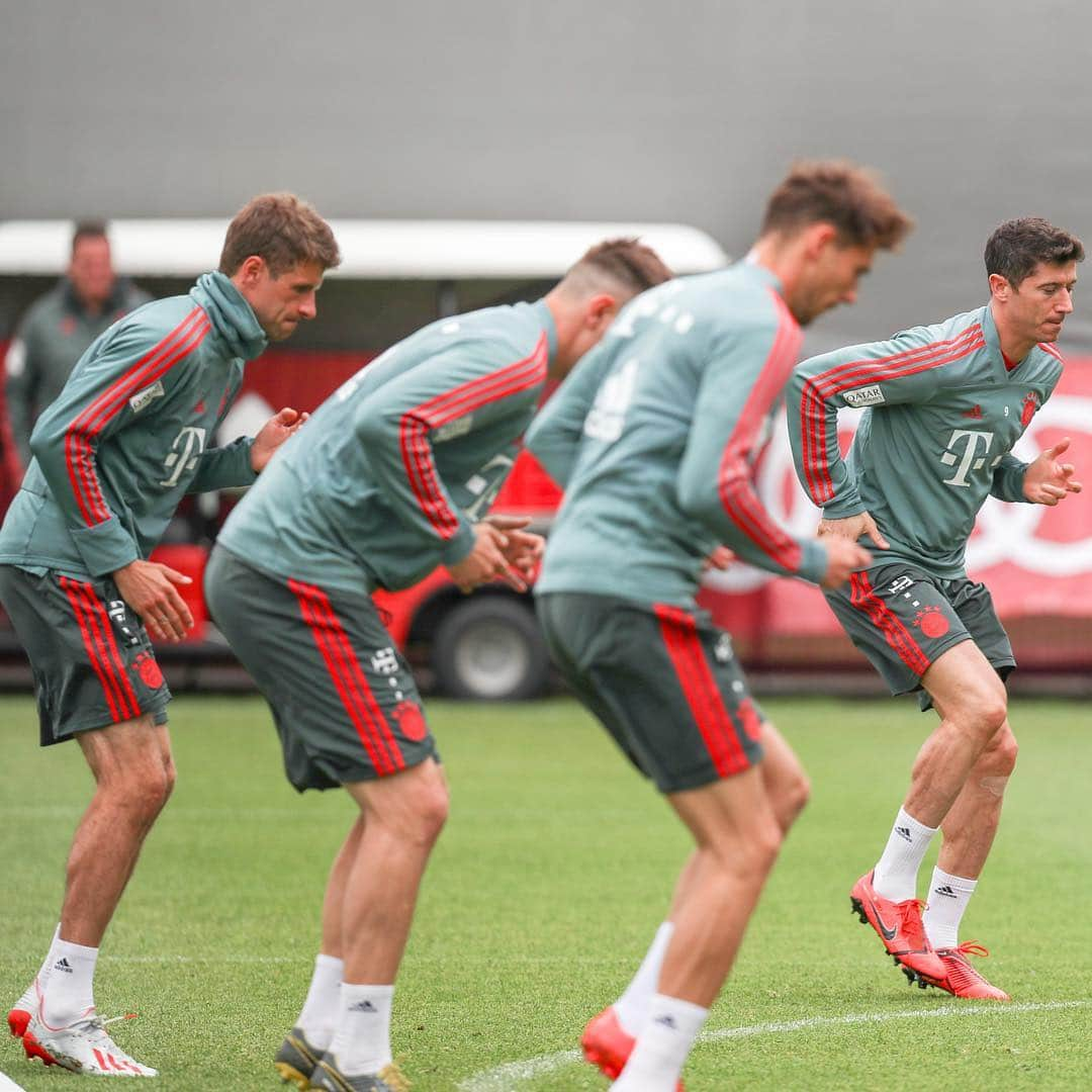 トーマス・ミュラーさんのインスタグラム写真 - (トーマス・ミュラーInstagram)「Final training before the match against Hannover. We have won each of our last 9 @bundesliga_en games at home. I hope that we are able to continue this series until the end of the season. 🙏🏻✊ #fcbayern #miasanmia #esmuellert #fcbh96 #packmas #thomasmüller」5月4日 1時13分 - esmuellert