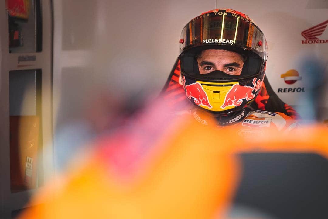 レプソル・ホンダのインスタグラム：「#MM93 🐜 🅿️2️⃣ 🇪🇸 ⠀⠀⠀⠀⠀⠀⠀⠀⠀ “Basically today was a normal Friday, trying to be consistent and working mostly for the race and on our overall pace. I feel good from the beginning and we kept improving. I’m happy but of course we have to keep working, we’ve started well. The new tarmac has great grip. When we came here with the old tarmac there was one setup and now it’s another setup. We started with a good pace so are trying some things and we don’t have the same problems we had in Austin which is helping me to ride constant and exactly like I want. There are many riders who are quick so we have to be careful!” ⠀⠀⠀⠀⠀⠀⠀⠀⠀ #SpanishGP #25RepsolHonda #Repsol #MotoGP #Honda #Racing #RepsolHonda #HRC #RC213V #MM93 #MarcMarquez #MM93🐜 #ThePowerOfDreams #Motorcycle #Spain #Practice #Friday #MoreToCome」