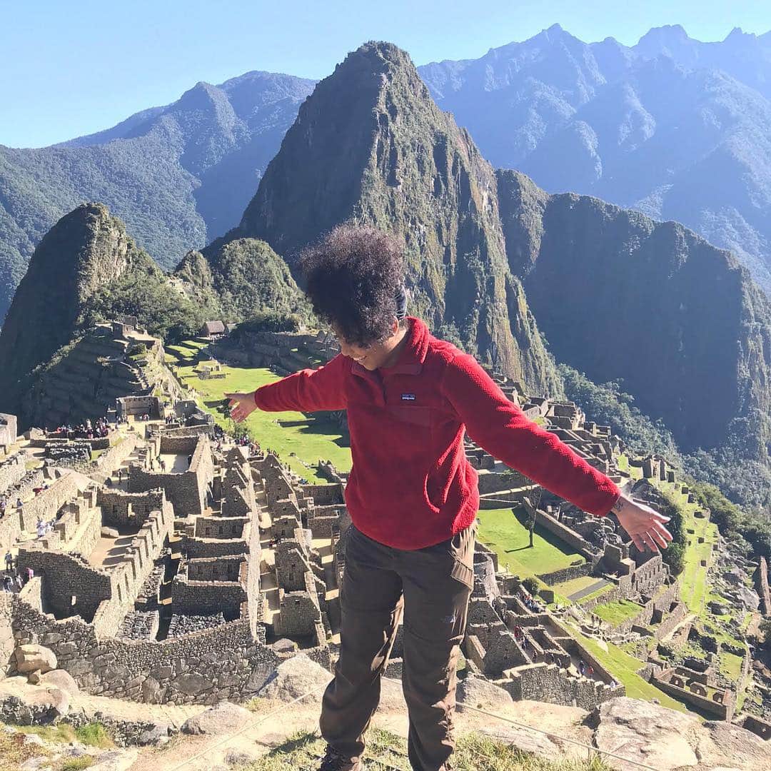 アボットジャパンさんのインスタグラム写真 - (アボットジャパンInstagram)「When you have the chance to explore one of the New Seven Wonders of the World, you say YES! While on assignment in Peru, our colleague, Allison, took advantage of this amazing opportunity to visit Machu Picchu. #abbott #lifetothefullest #PDPossible #travel #MachuPicchu #outside #views #goals #Peru」5月4日 1時36分 - abbottglobal