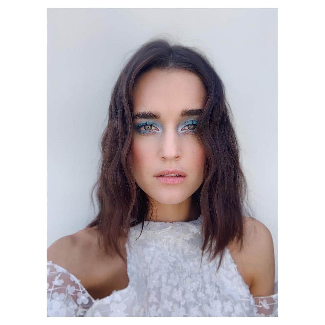 ケイト・ハリソンのインスタグラム：「Blues. 🧿」