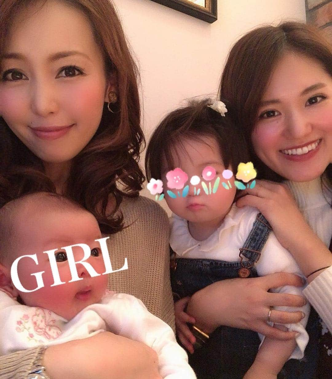 澤野井香里さんのインスタグラム写真 - (澤野井香里Instagram)「あーちゃん親子とランチに @the_place_kobe へ╰(*´︶`*)╯♡ ﻿ ﻿ 久しぶりに会えて嬉しくて、娘ちゃんがすっかり大きくお姉ちゃんになっていてビックリ！！﻿ ﻿ ﻿ ホント友達の子供って早いなぁ〜✨ 食後は嬉しいサプライズのデザートプレートが＾＾🌼 ﻿ ﻿ 広々してベビーカーも横付けできるし、オムツ変えのお部屋もあって居心地が良くてゆっくりできるところ✨﻿ ﻿ #ks_19✨#ks_kobe✨ #👶 #0歳 #赤ちゃん #ベビフル #ママリ #コドモノ #神戸 #三宮 #神戸元町 #トアロード #三宮カフェ #元町カフェ #theplacekobe #ks_dau #ks_dau_2019 #M🍒_」5月4日 1時39分 - kaori_sawanoi