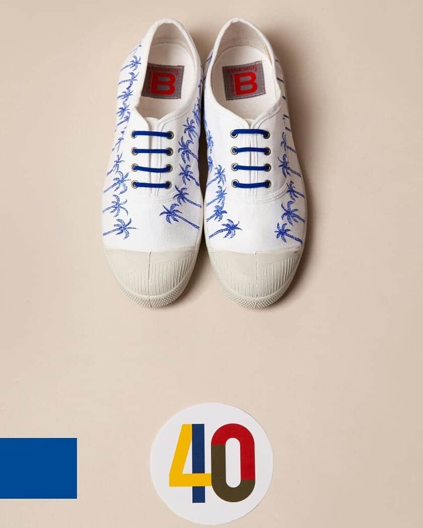 ベンシモンのインスタグラム：「- Palm Springs - Bensimon by @collettedinnigan "Les palmiers me font toujours penser aux vacances. Je voulais créer quelque chose rappelant ce sentiment de liberté et de relaxation que l'on ressent chaque jour lorsqu'on est en vacances." 🇬🇧 "Palm trees always remind me of being on vacation. I wanted to create something that would remind me every day of that sense of freedom and liberation you feel when you go on holiday." #bensimon40 #bensimonanniversary」