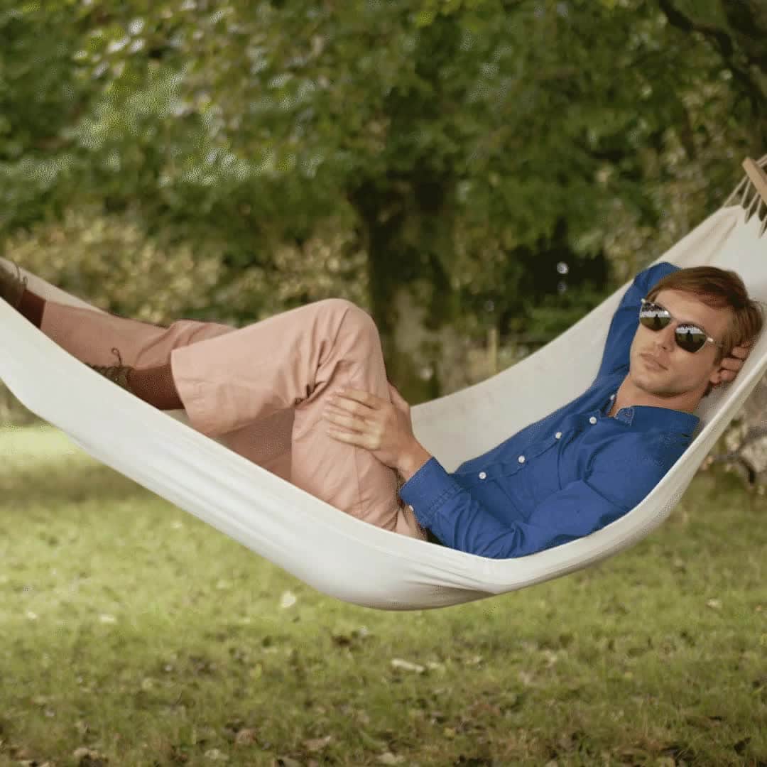 ハケットのインスタグラム：「Cheers to another long weekend. #Hackett」