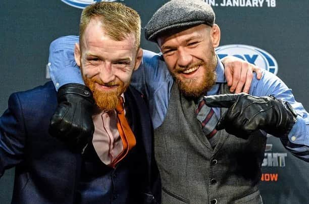 コナー・マクレガーさんのインスタグラム写真 - (コナー・マクレガーInstagram)「Happy birthday Paddy Holohan!  I’ll drink to this Irish Bull today ♉️ and I will be voting for him in the upcoming elections on May 24th. Vote Holohan 1  A proud and honest fighting Irishman!」5月4日 2時20分 - thenotoriousmma